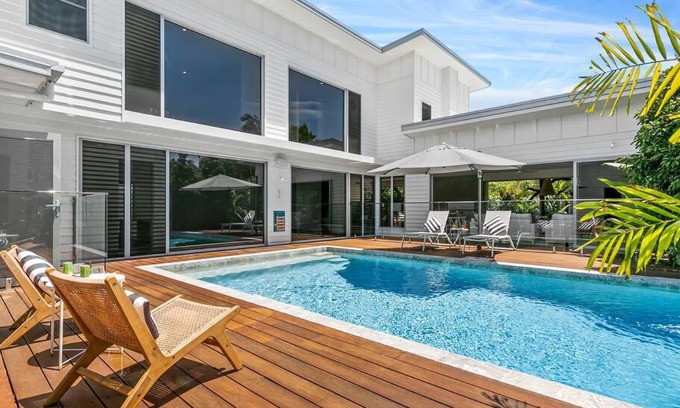 Sunrise Beach House | Sunrise Beach Luxury Home - Style & Sophistication