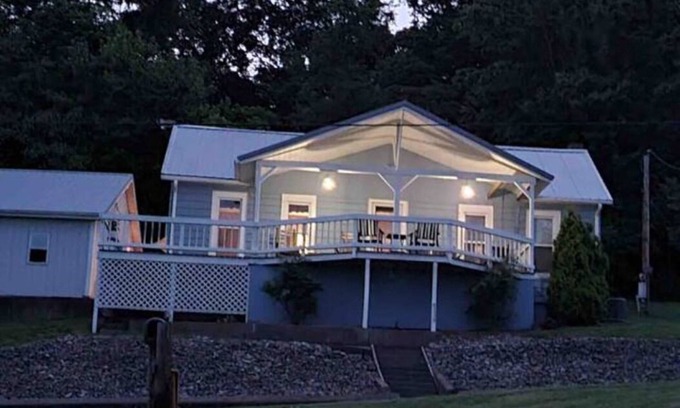 Derby House | Sunrise Cottage - New Listing w/River Access
