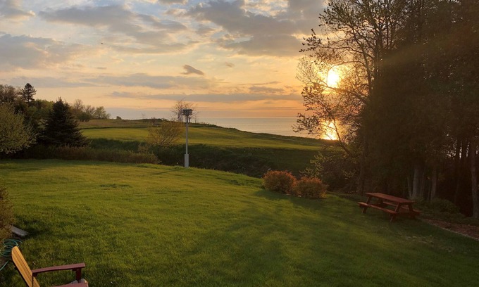 Algoma House | SUNRISE CREEK | Private Beach House Near Door County