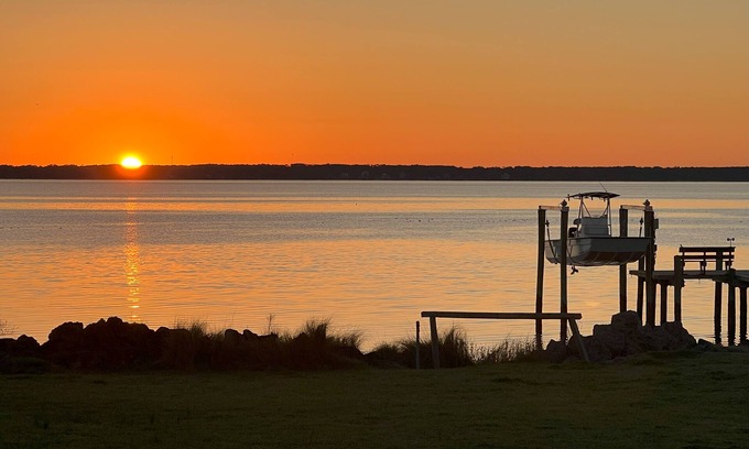 Morehead City House | Sunrise over North River