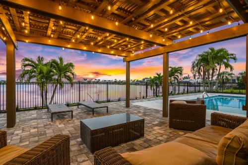 Eight Lakes House | Sunrise Paradise Waterfront
