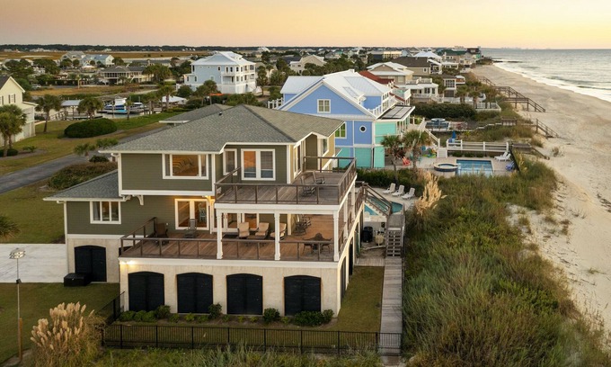 Inlet Harbour House | Sunrise Point: Tranquil Oceanfront In Gated Community