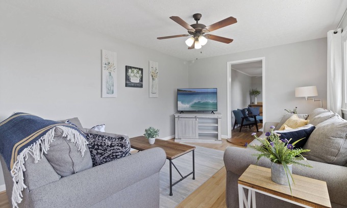 Jacksonville House | Sunrise@Sunset- 4BR/2BA home, with gameroom, large backyard & covered back porch