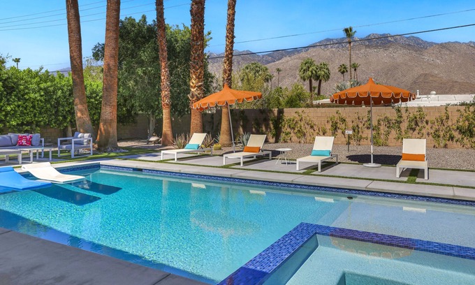 Palm Springs House | Sunrise Vista - Meiselman with mountain views!