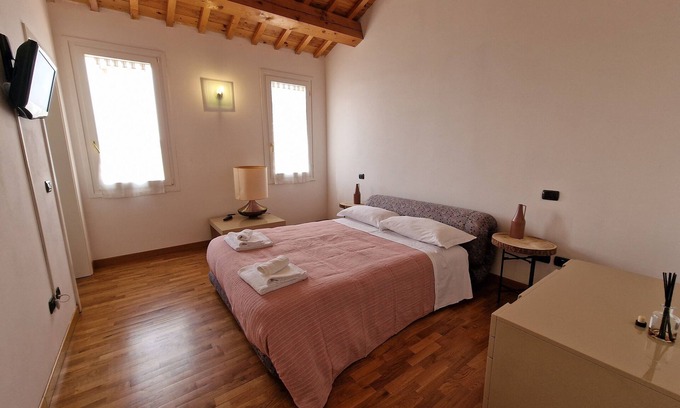 Oriolo dei Fichi Apartment | SUNRISE WITH A VIEW - PRIVATE APARTMENT