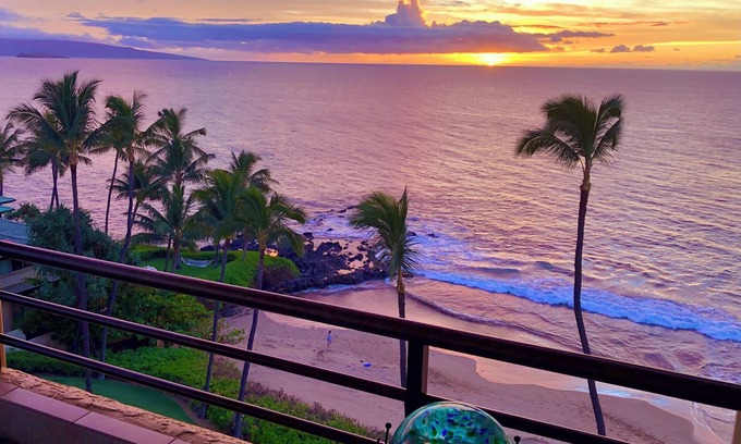 Wailea Condo | "Sunsational"Oceanfront Living & Views over its soft sand Beach only steps away.
