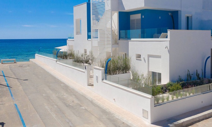 Torre Pali House | Sunset 189 beachfront