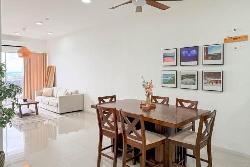 Larut Apartment | Sunset Ark Condo near Lake Garden with WiFi Netflix