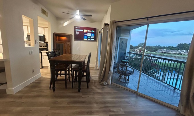 Walden on Lake Conroe Apartment | Sunset at the LakenEntire condo in Montgomery, Texas