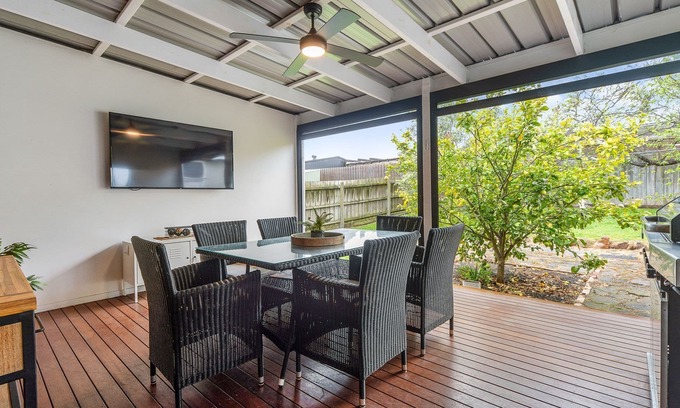 Rosebud House | Sunset Cottage by the Sea