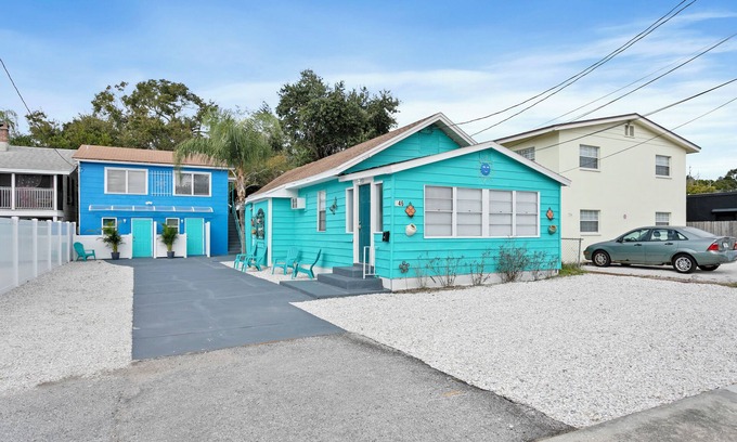 Dunedin Cottage | Sunset Cottage on Main Street Downtown Dunedin