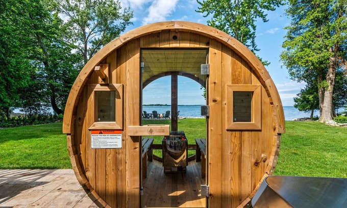 Sturgeon Bay House | Sunset Cove| Lakefront | Sauna | Hot Tub