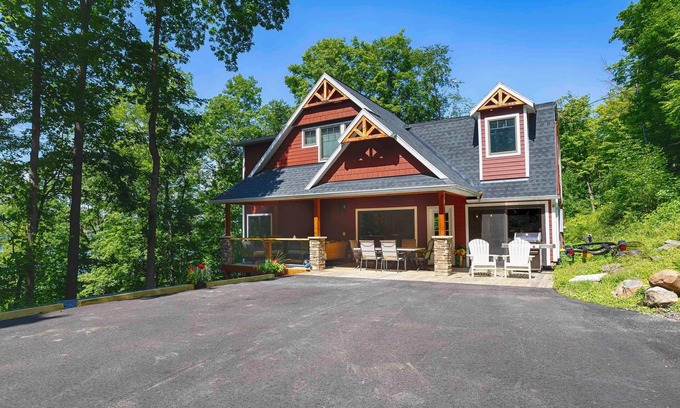 Rushville House | Sunset Hideaway: Couple's Retreat + Hot Tub!