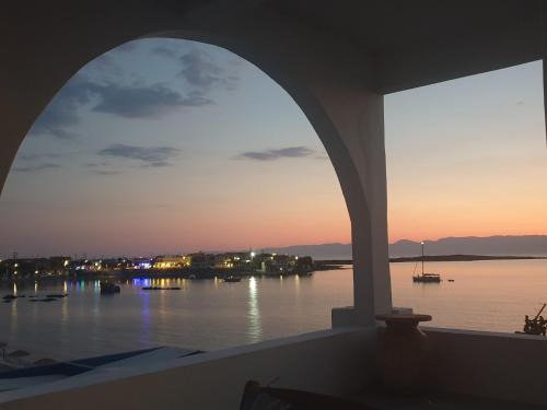 Archangelos House | Sunset Holiday House