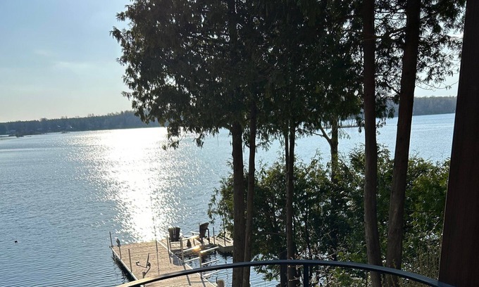 Grey Highlands Cottage | Sunset Lake Eugenia 3-Bedroom Four Season Cottage
