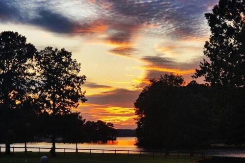 Chappells House | Sunset Oasis - PrivateDock - Sleeps8