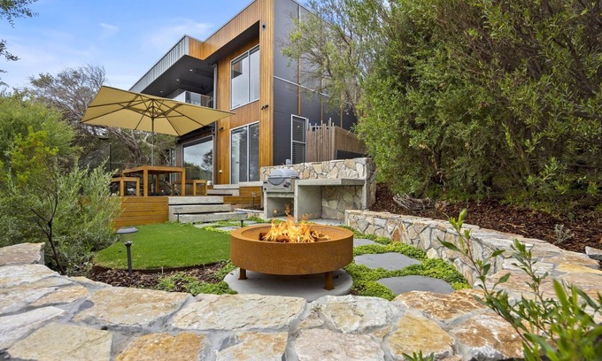 Fingal House | Sunset on Moonah, Fingal - Set on picturesque Moonah Links estate with stunning views to Arthur's Seat