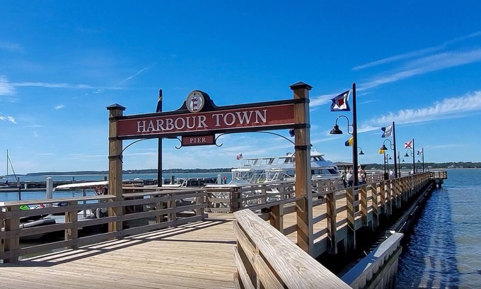 Harbour Town Villa | Sunset Rentals | Clipper Court 815