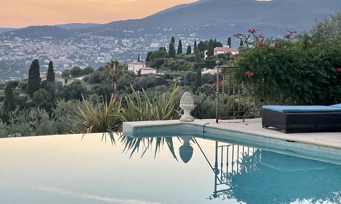 Le Plan-de-Grasse Villa | Sunset villa-views to sea and mountains