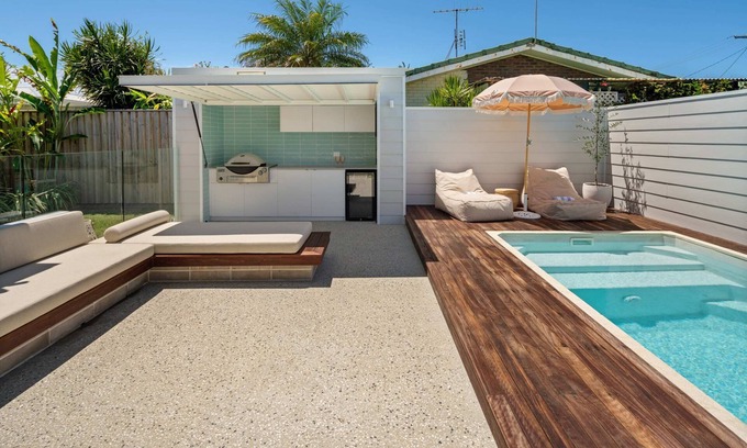 Warana House | Sunshine Coastal Retreat - Stroll to the Shoreline