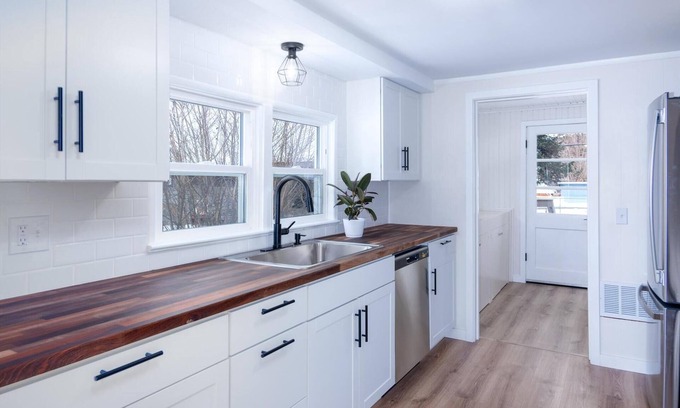 Libby Cottage | Sunshine Cottage — Cozy Montana Getaway Located Right in the Town of Libby