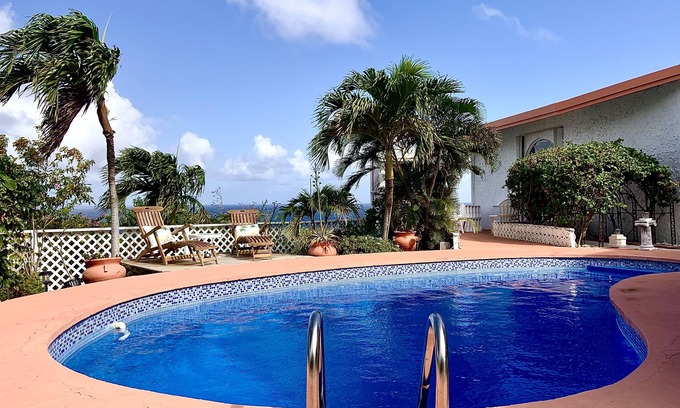 Estate Rust Up Twist House | Sunshine & Happiness! 2 BR Home, pool & ocean view