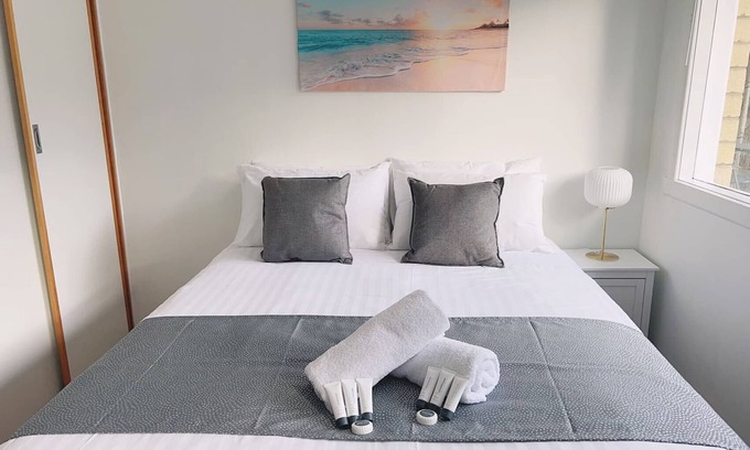 Lenah Valley Villa | Sunshine Holiday Villa