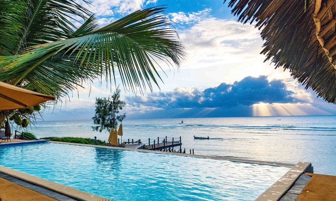 Mnemba Hotel | Sunshine Marine Lodge