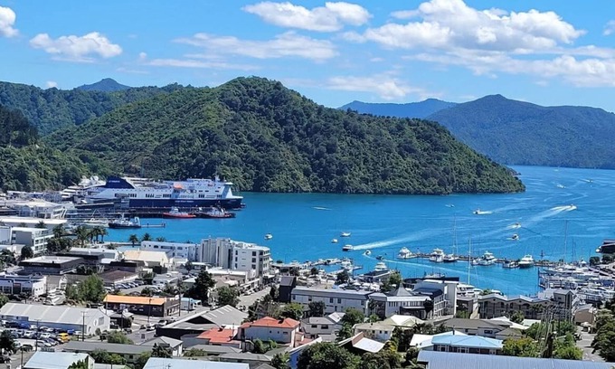 Picton Apartment | Sunshine, Peaceful with the Best Views