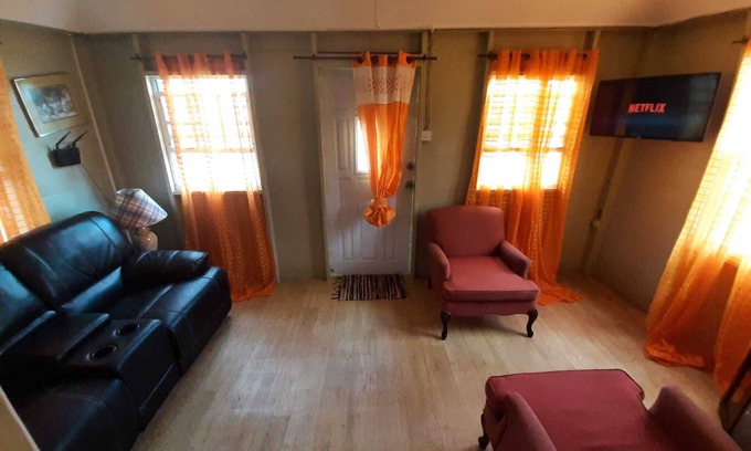 Navy Gardens House | 🌞 SunSpot Chattel House - Close to Everything