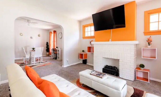 Cleveland House | Sunstone Retreat: Cozy Gateway 1BR Lower Unit | Patio & Parking 9 Min To Downtown