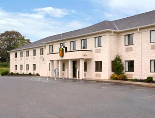 Bedford Hotel | Super 8 by Wyndham Bedford
