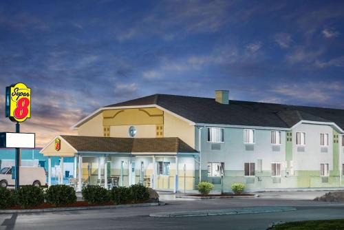 Clearfield Hotel | Super 8 by Wyndham Clearfield