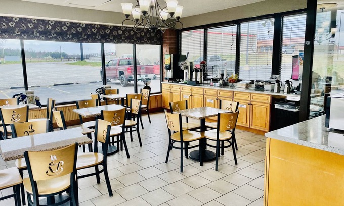 Corbin Hotel | Super 8 by Wyndham Corbin/London KY