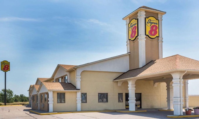 Lexington Hotel | Super 8 by Wyndham Lexington