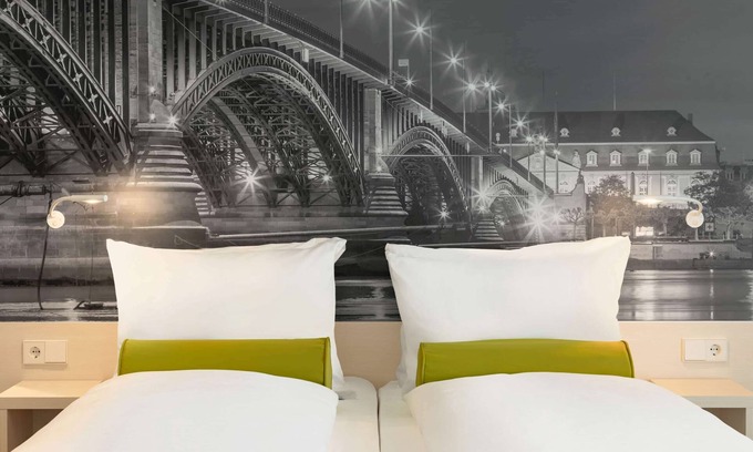 Neustadt Hotel | Super 8 by Wyndham Mainz Zollhafen