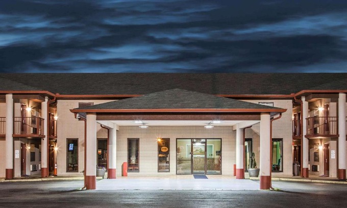 Malvern Hotel | Super 8 by Wyndham Malvern
