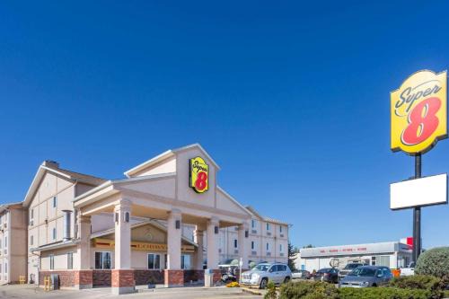 Moose Jaw Hotel | Super 8 by Wyndham Moose Jaw SK
