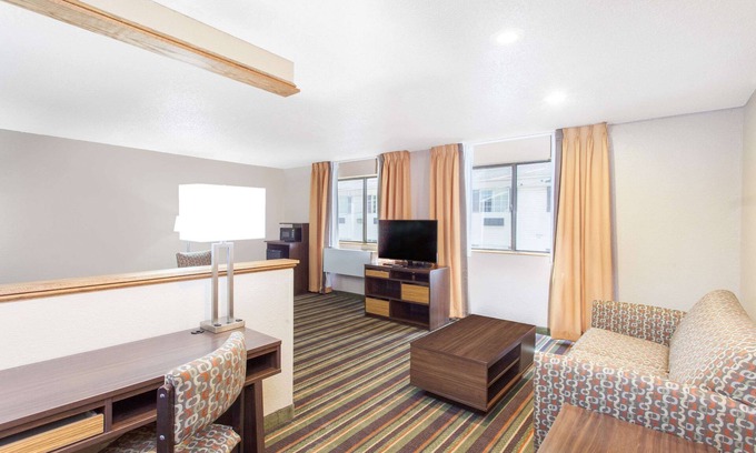 Norton Hotel | Super 8 by Wyndham Norton VA
