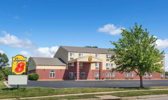 Ottawa Hotel | Super 8 by Wyndham Ottawa