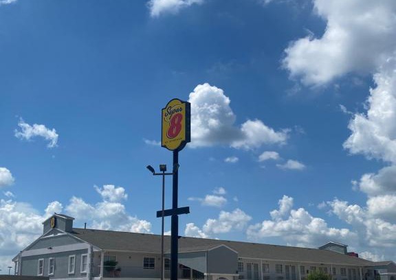 Terrell Hotel | Super 8 by Wyndham Terrell