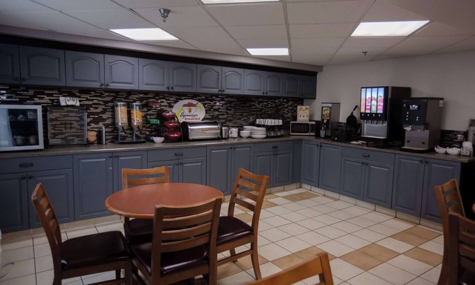 Whitecourt Hotel | Super 8 by Wyndham Whitecourt