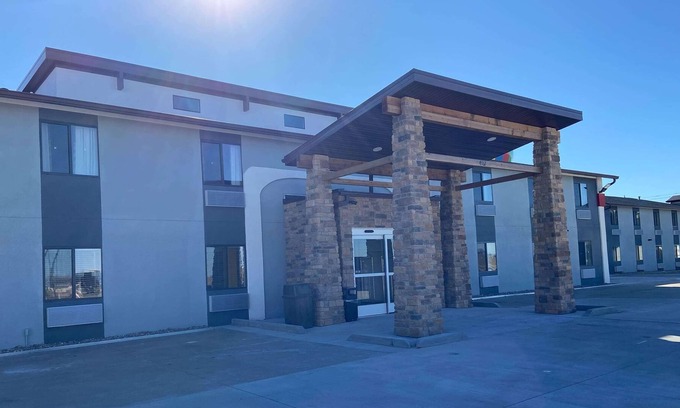 York Hotel | Super 8 by Wyndham York NE