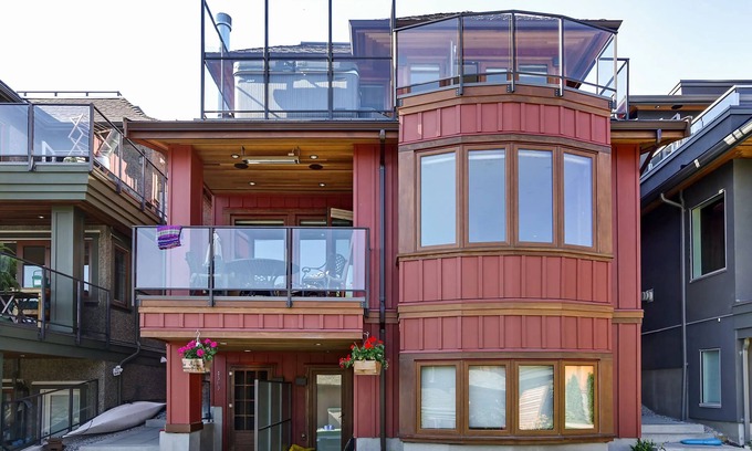 West Point Grey Apartment | Super cute 2 bedroom suite in Point Grey