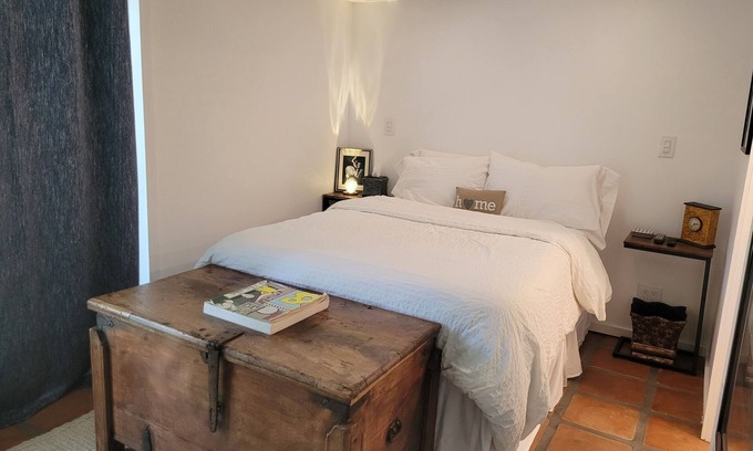 Calabasas Apartment | Super Cute Guest Apartment with Private Entrance, Yard and Mountain Views.