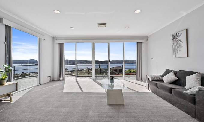 Sandy Bay Villa | Super nice house with sea view