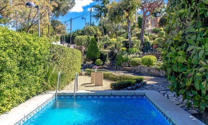 Sant Cugat del Valles Villa | Super Sant Cugat with swimming pool just 15 km from Barcelona!