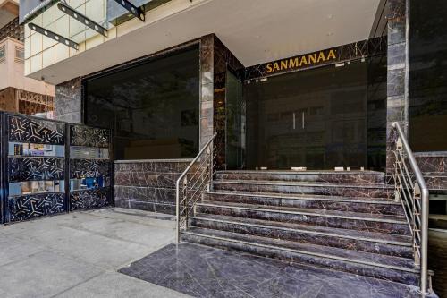 Rajajinagar Hotel | Super Townhouse OAK Clove Boutique Hotel Rajaji Nagar Near Lulu Mall Bengaluru