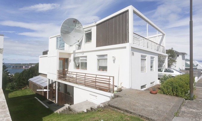 Hafnarfjordur Apartment | Super Villa Hafnarfjordur - peace & comfort - Aurora - Car rental