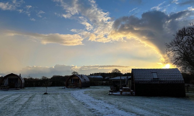 Kilnwick Cabin | Superb 1-bedroom cabin near Driffield in the heart of the Yorkshire Wolds